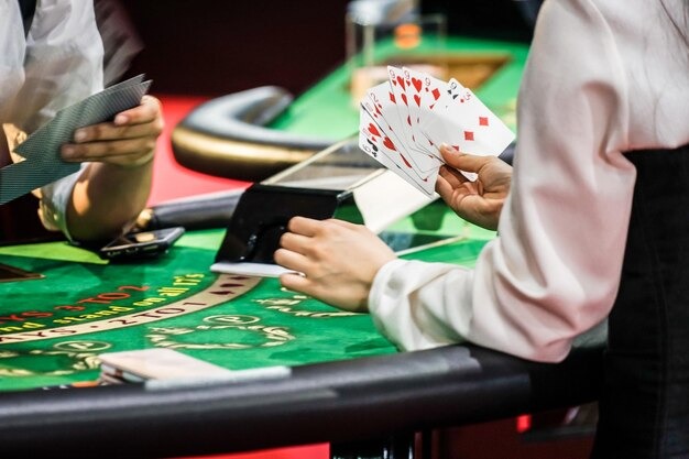 h2bet মোবাইল অ্যাপ হোমস্ক্রিন ক্রিকেট বেটিং এবং লাইভ ক্যাসিনো অপশন